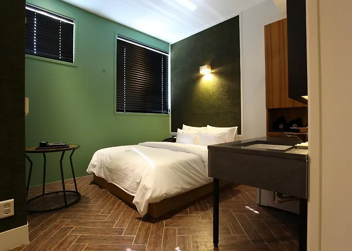 H Avenue Gangnam Yeoksam Hotel 3*